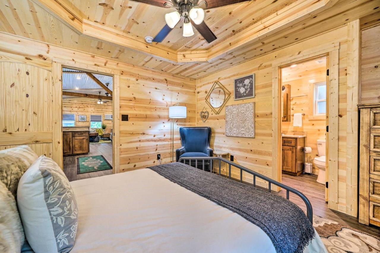 Stylish Cabin By Beavers Bend Hot Tub And Fire Pit Broken Bow Extérieur photo